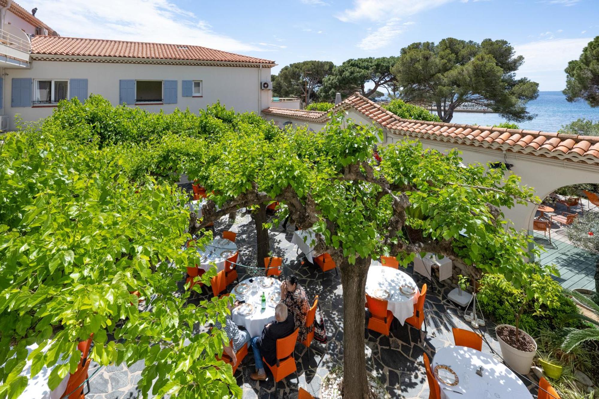 Hotel Le Provencal Logishotels Лес-Иссамбр Экстерьер фото
