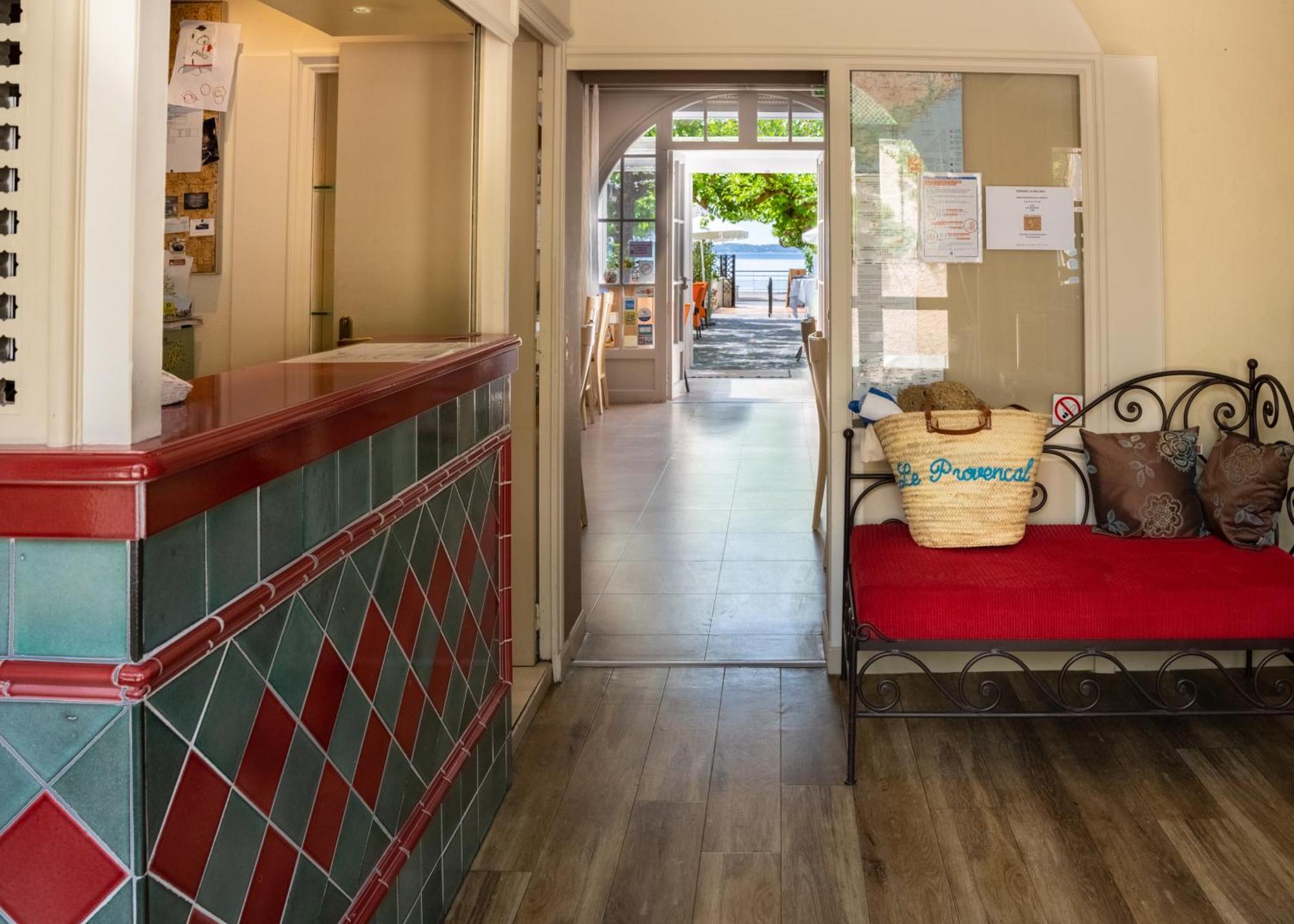 Hotel Le Provencal Logishotels Лес-Иссамбр Экстерьер фото