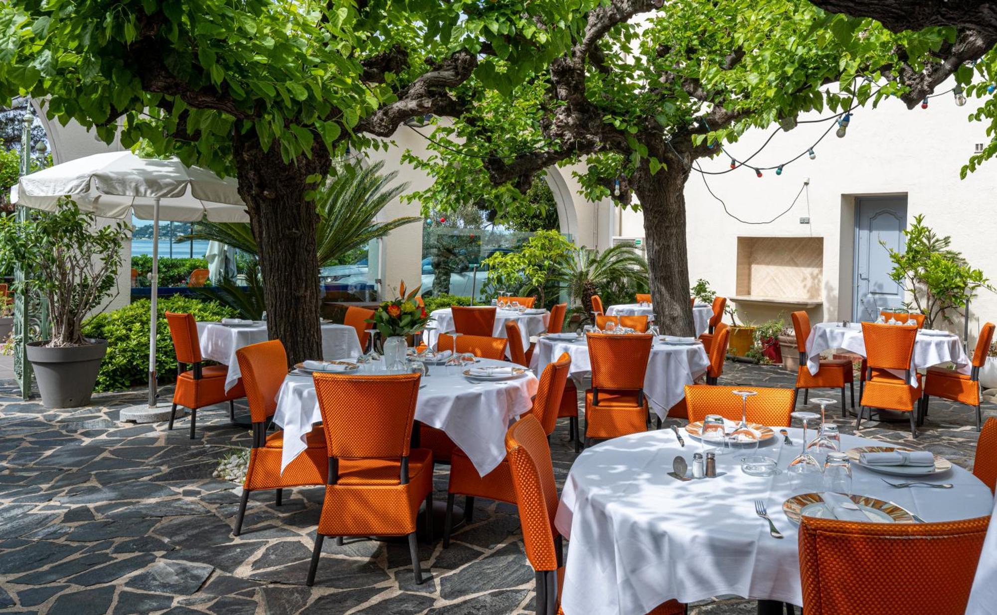 Hotel Le Provencal Logishotels Лес-Иссамбр Экстерьер фото