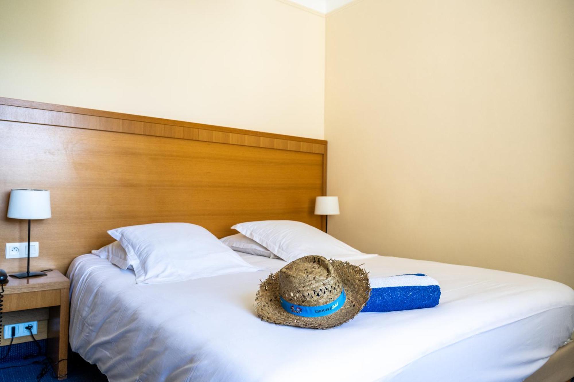 Hotel Le Provencal Logishotels Лес-Иссамбр Экстерьер фото