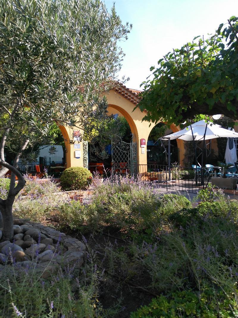 Hotel Le Provencal Logishotels Лес-Иссамбр Экстерьер фото