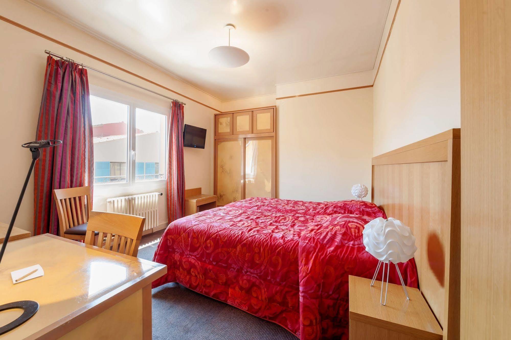 Hotel Le Provencal Logishotels Лес-Иссамбр Экстерьер фото