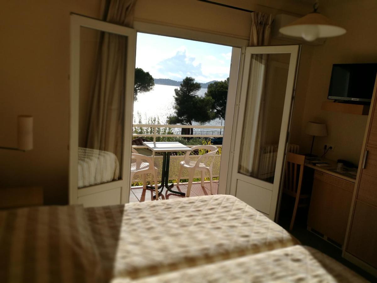 Hotel Le Provencal Logishotels Лес-Иссамбр Экстерьер фото